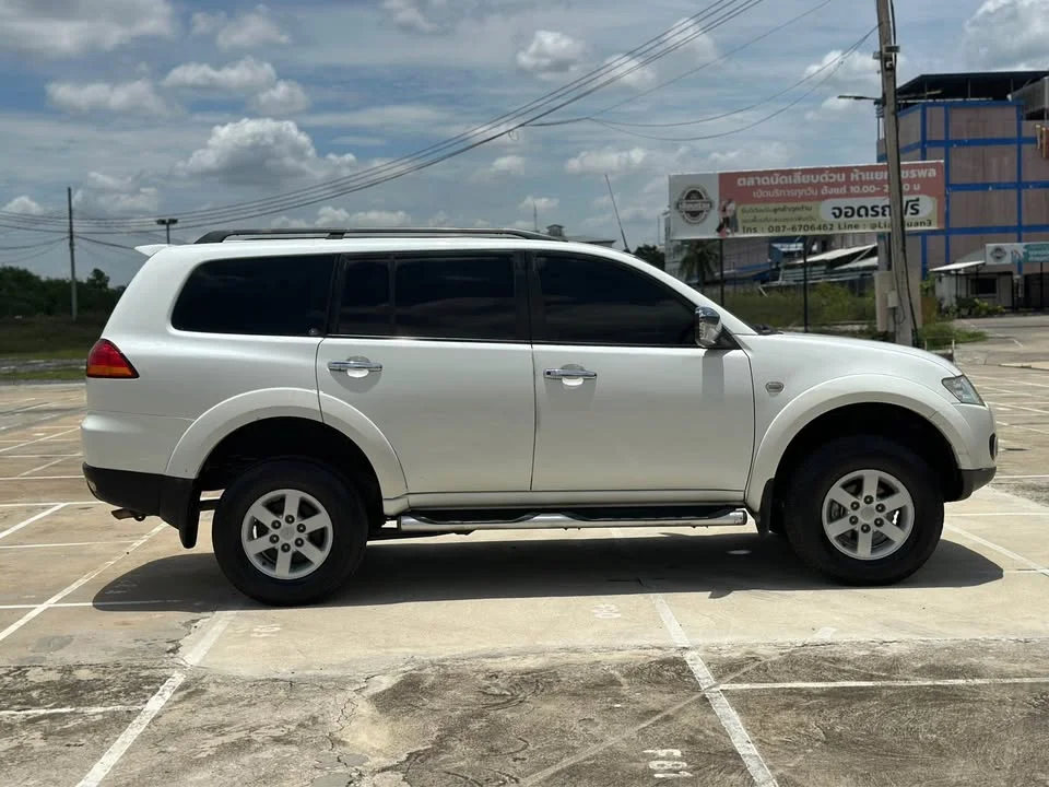 2010 Mitsubishi Pajero Sport II 3