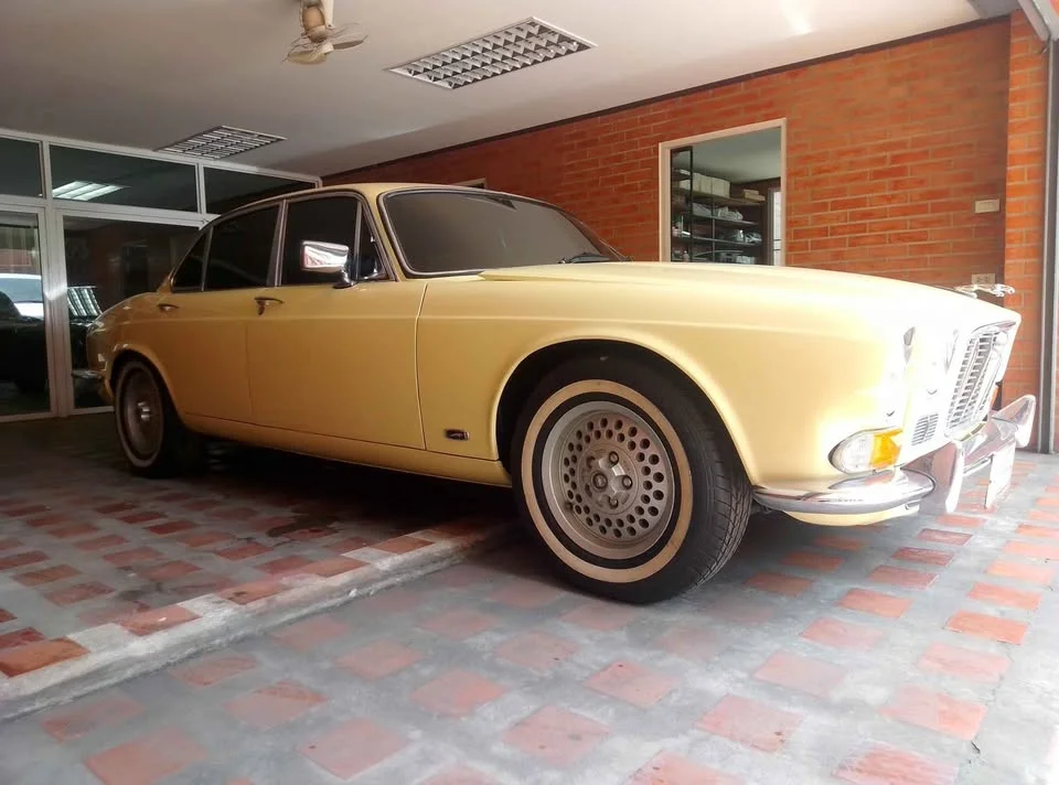 1976 Jaguar XJ Series I 3