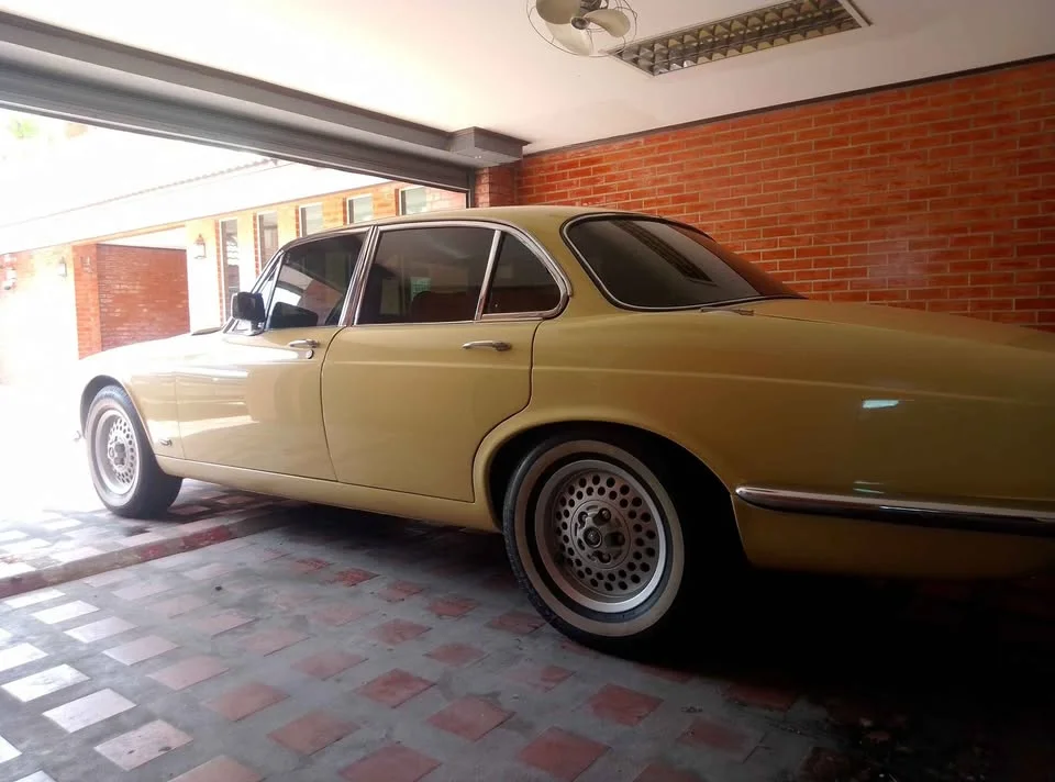 1976 Jaguar XJ Series I 2