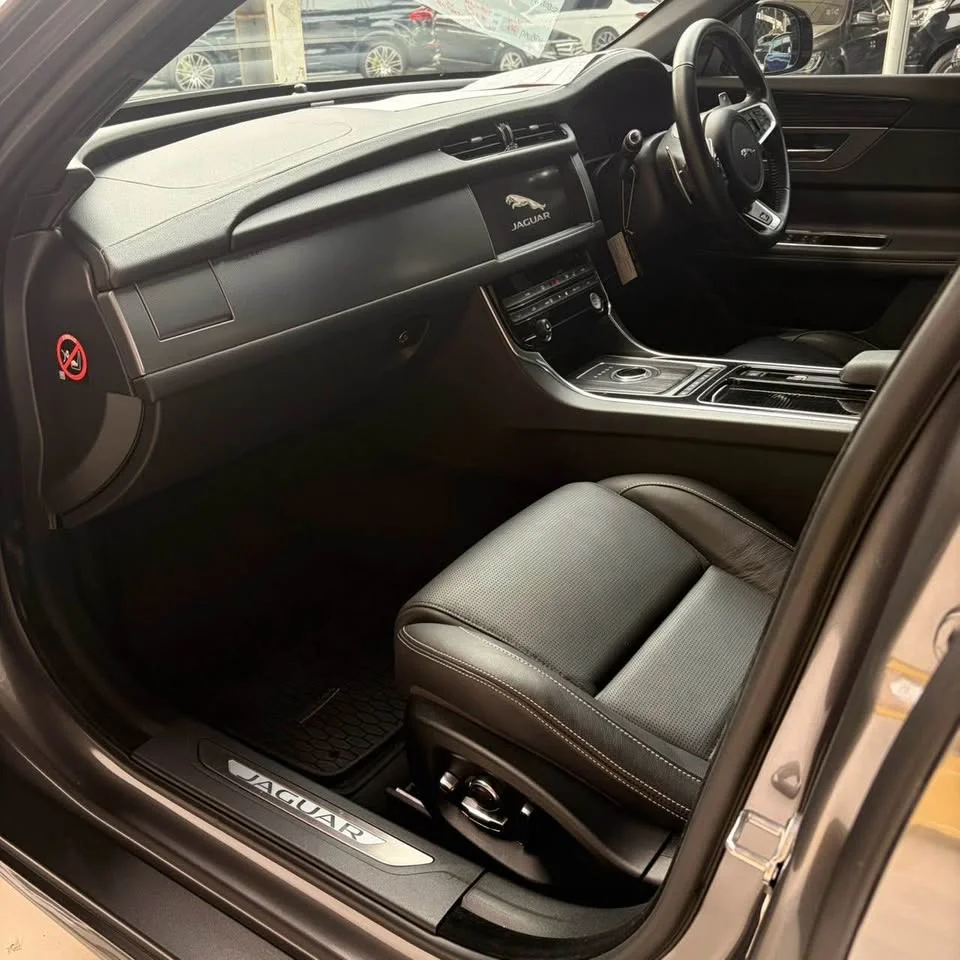 2017 Jaguar XF X260 3