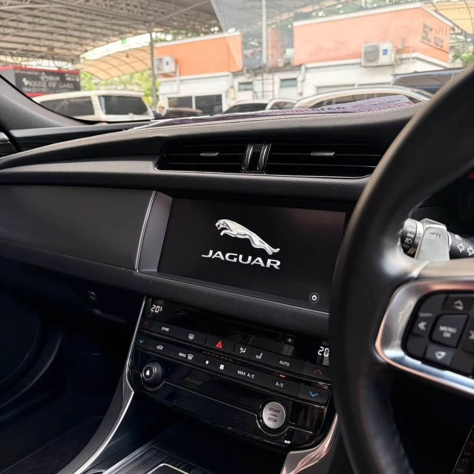 2017 Jaguar XF X260 2