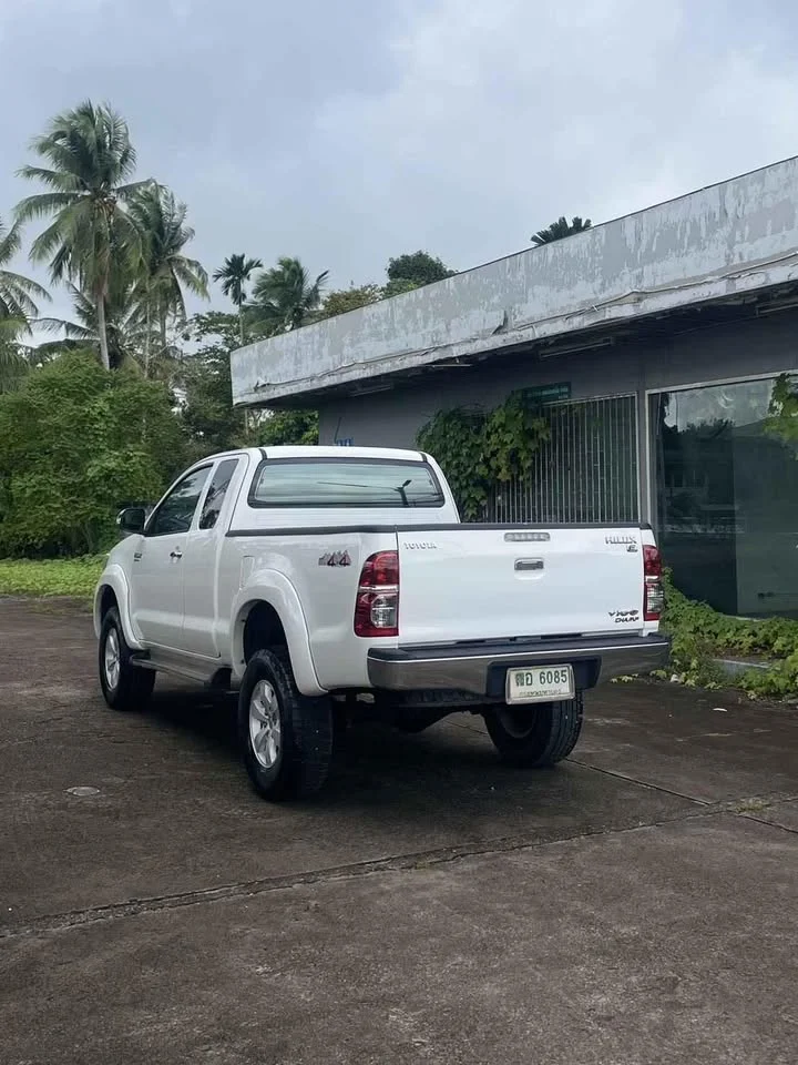 2013 Toyota Hilux VII 2