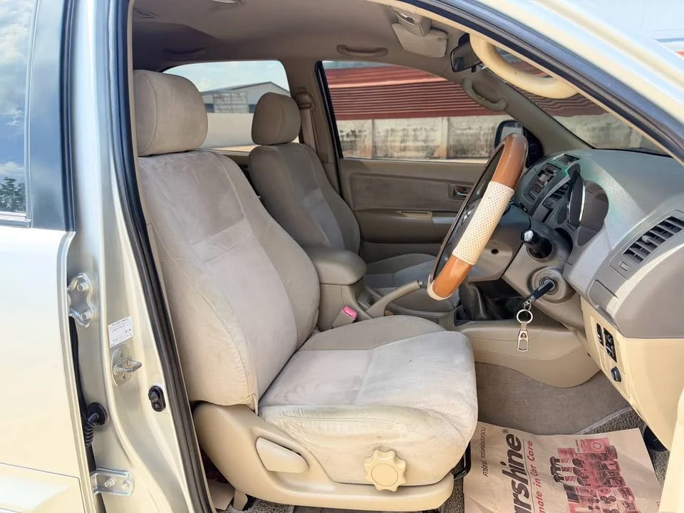 2010 Toyota Fortuner I 2