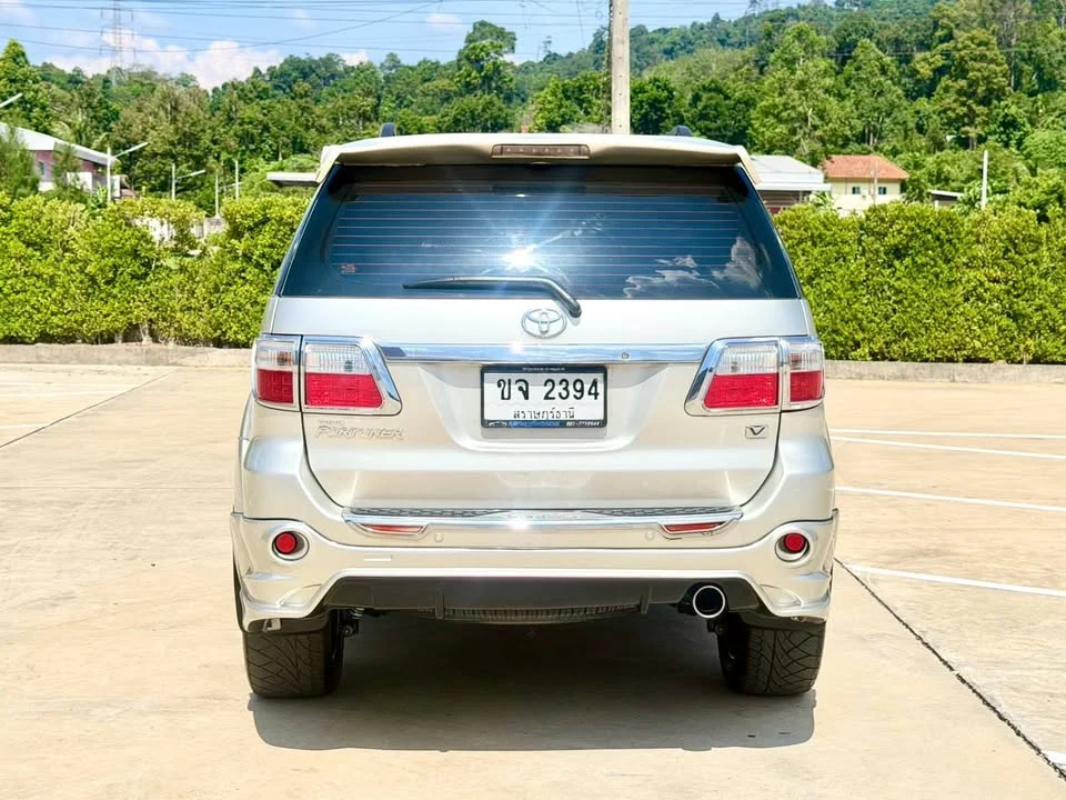 2010 Toyota Fortuner I 3