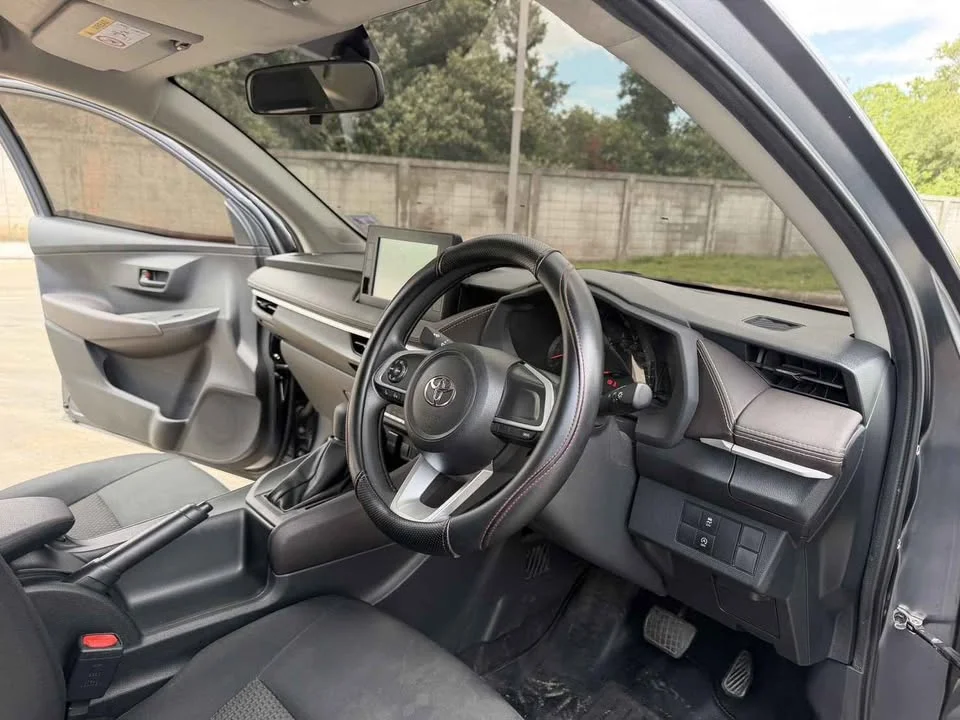 2025 Toyota Yaris ATIV IV 3