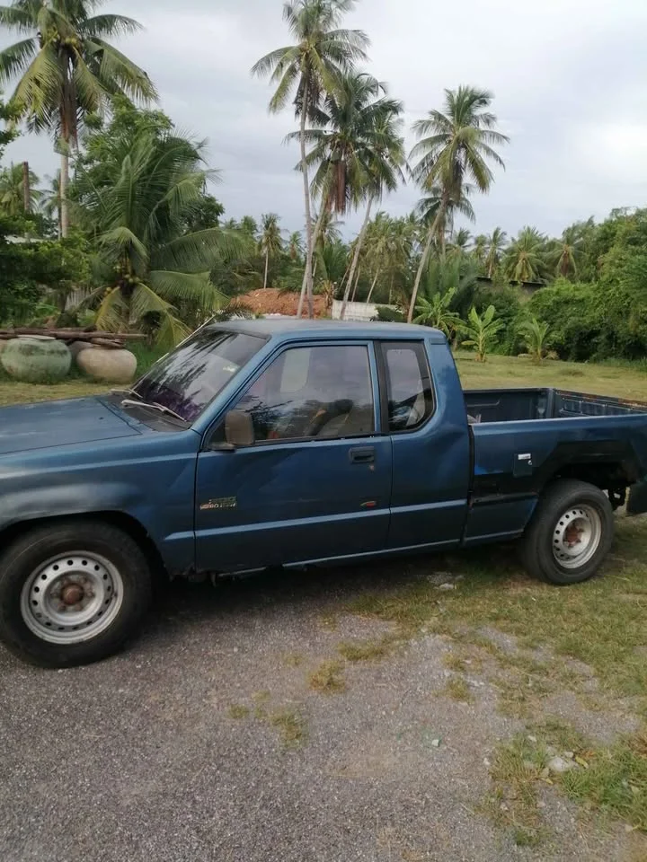 1994 Mitsubishi Triton II 3