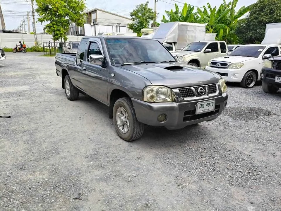 2005 Nissan Frontier I 3
