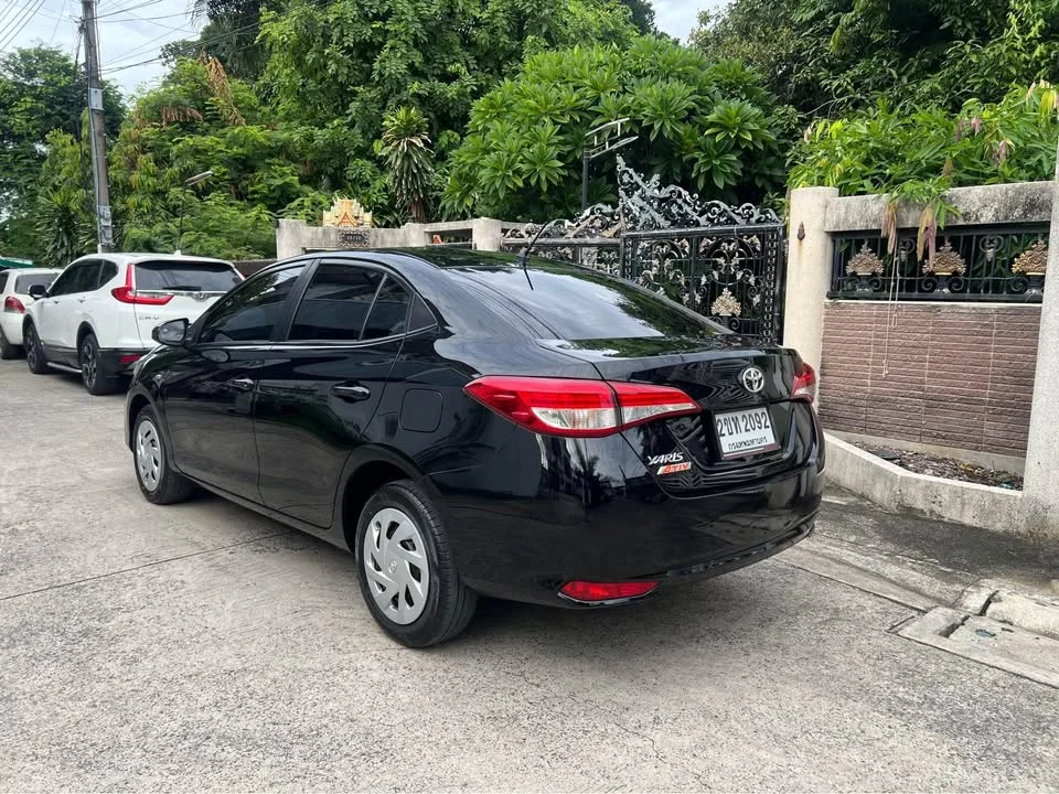2022 Toyota Yaris ATIV III 2
