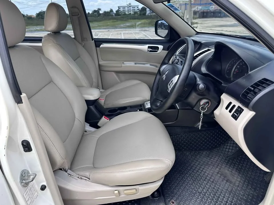 2010 Mitsubishi Pajero Sport II 2