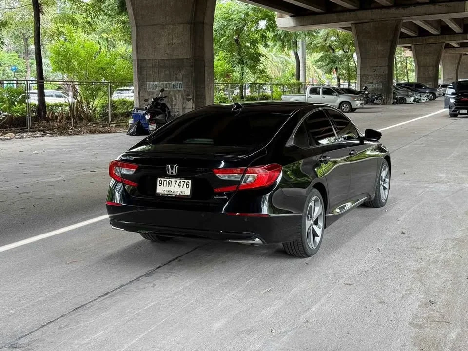 2019 Honda Accord X 2