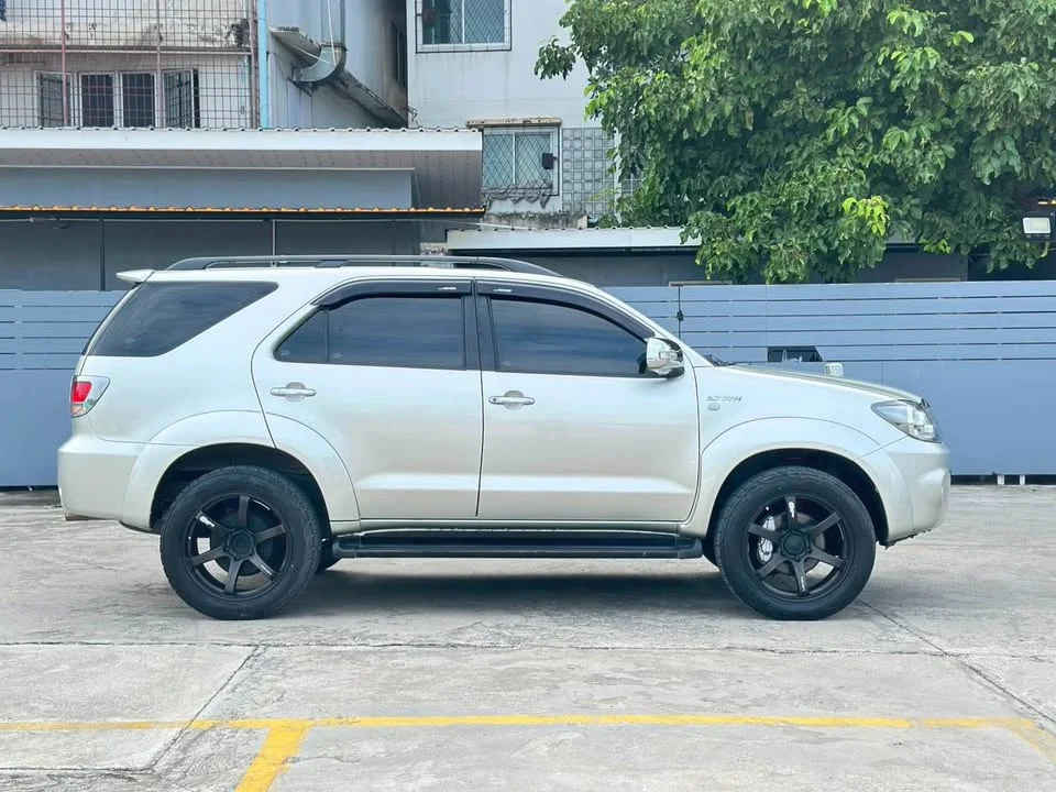 2007 Toyota Fortuner I 3
