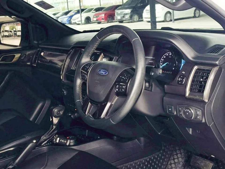 2019 Ford Everest II 2