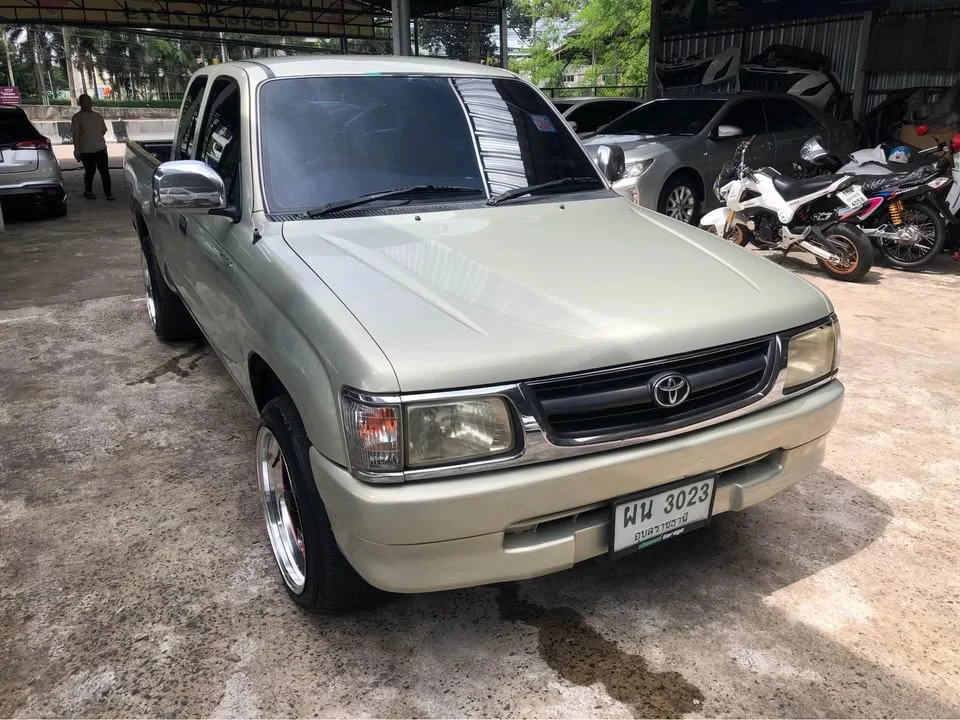 Toyota Hilux Tiger VI 3