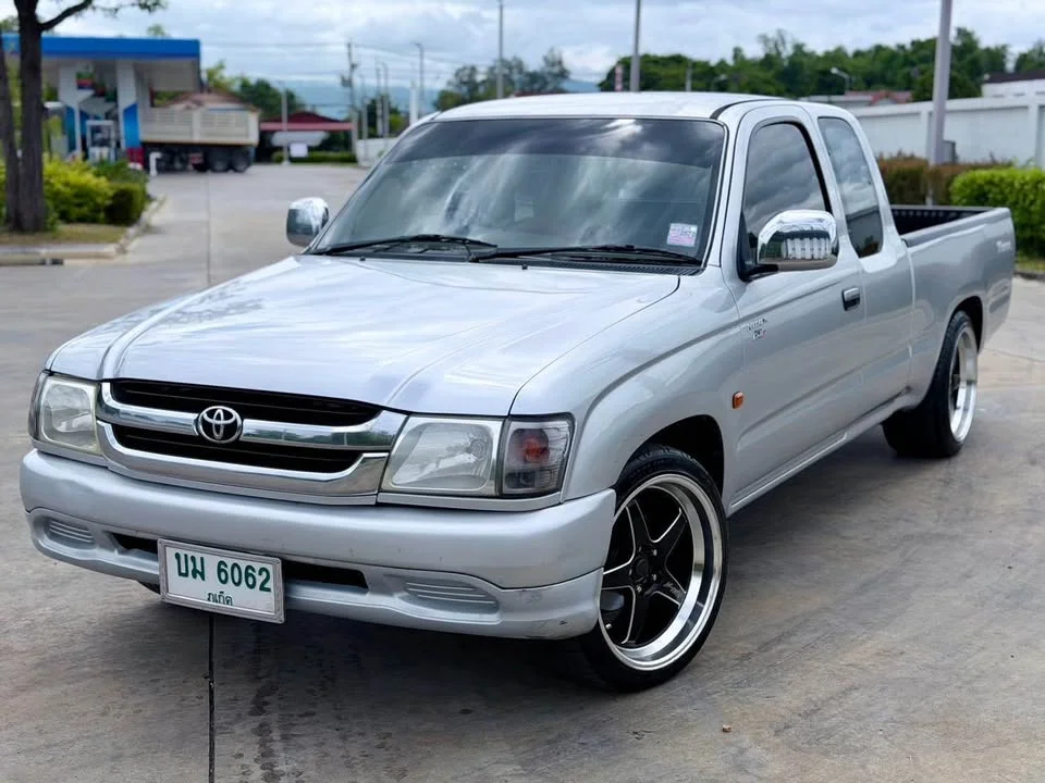 2003 Toyota Hilux Tiger VI 3