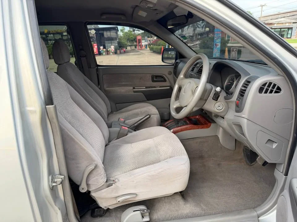 2005 Isuzu D-Max I 2