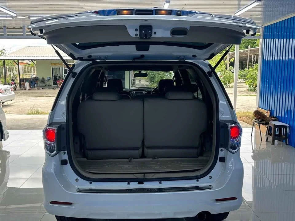 2013 Toyota Fortuner I 3