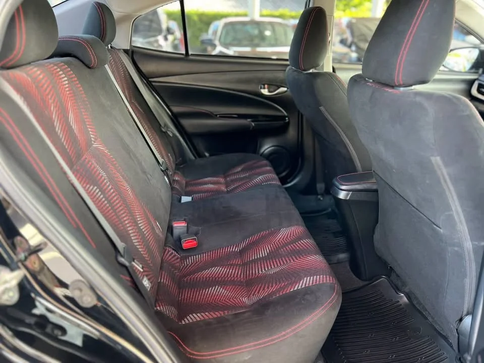 2017 Toyota Yaris ATIV III 3