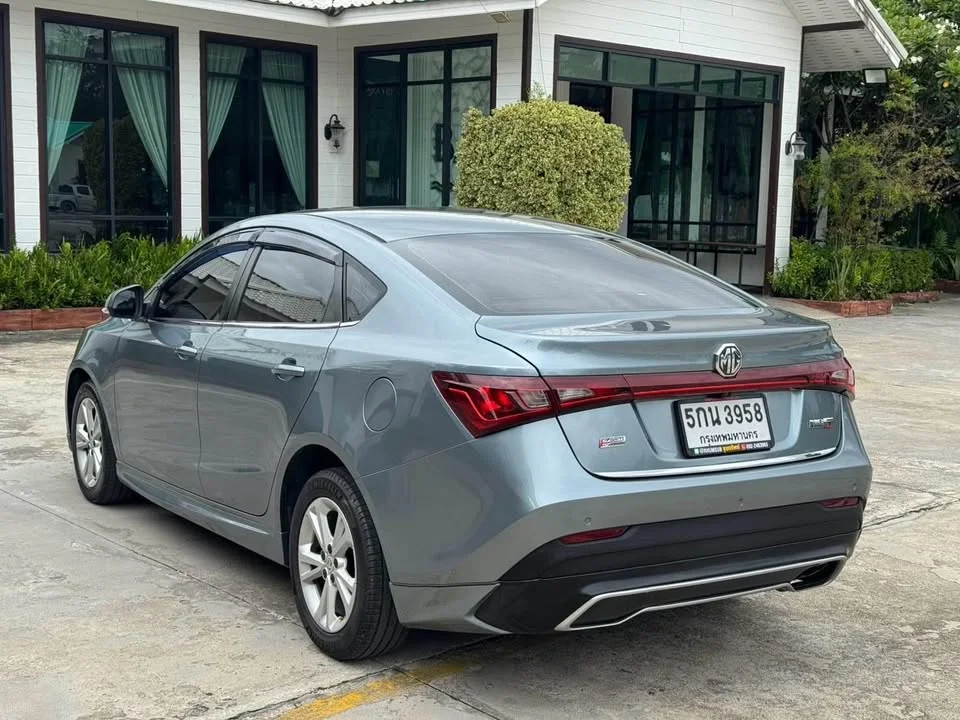 2016 MG 5 I  3