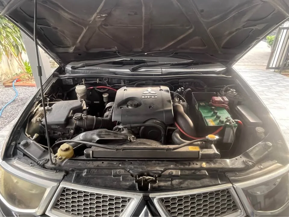 2013 Mitsubishi Triton IV 2
