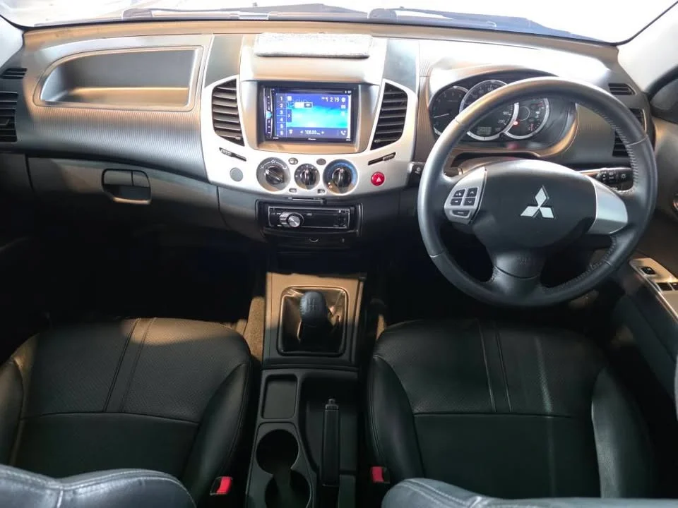 2014 Mitsubishi Triton IV 2