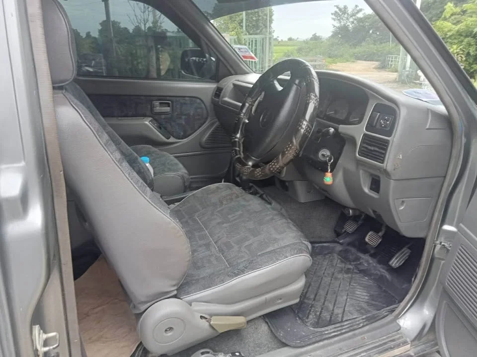 2002 Isuzu Faster Dragon Eyes III 2