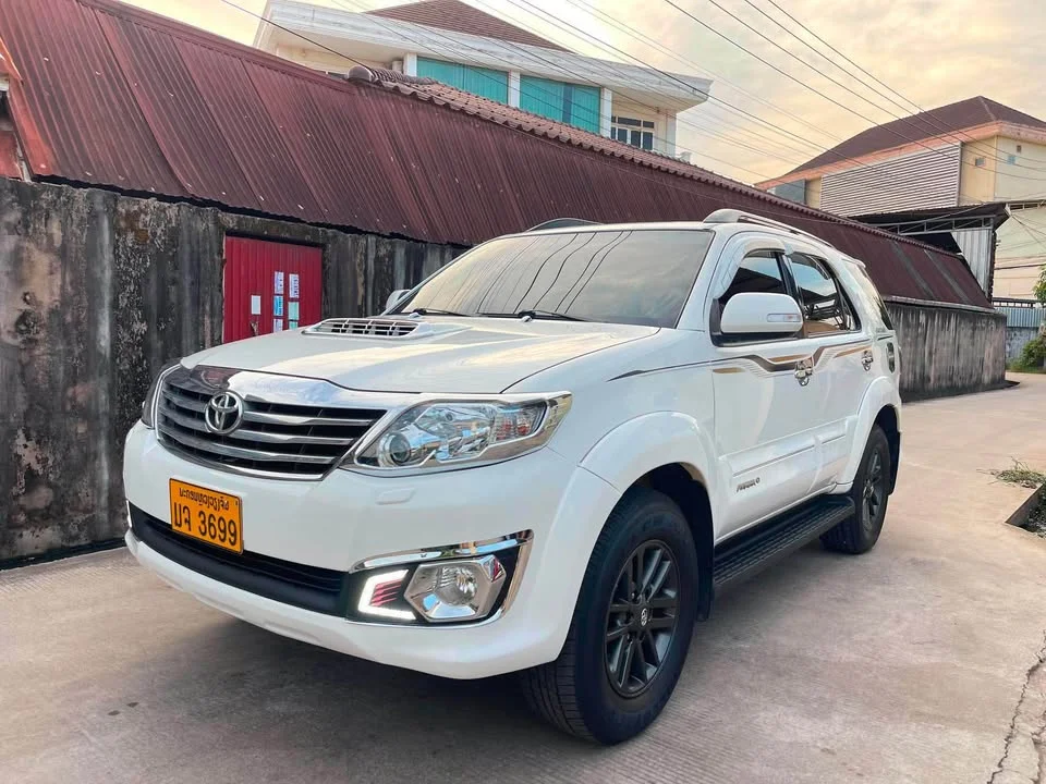2015 Toyota Fortuner I 3