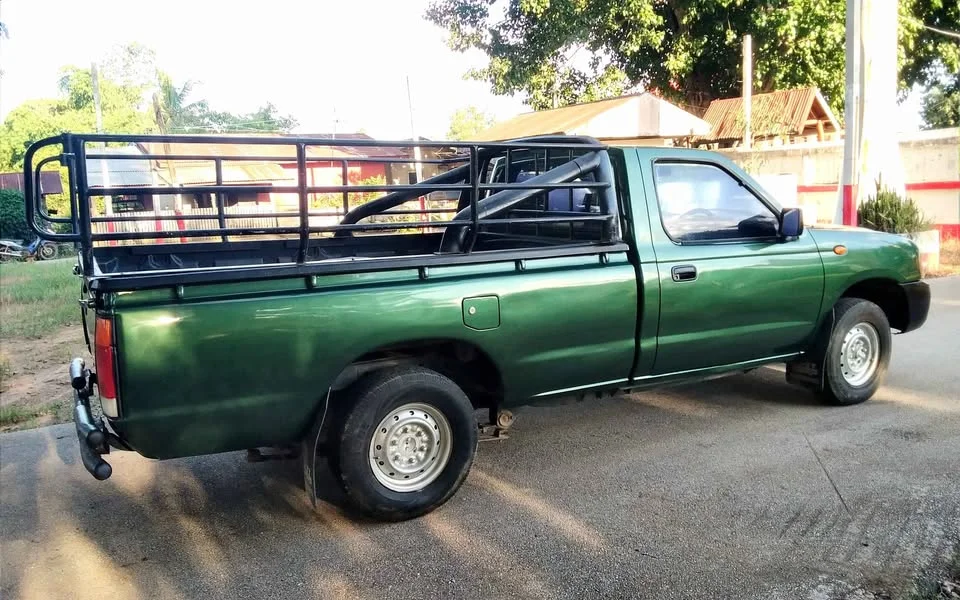 2002 Nissan Frontier I 2