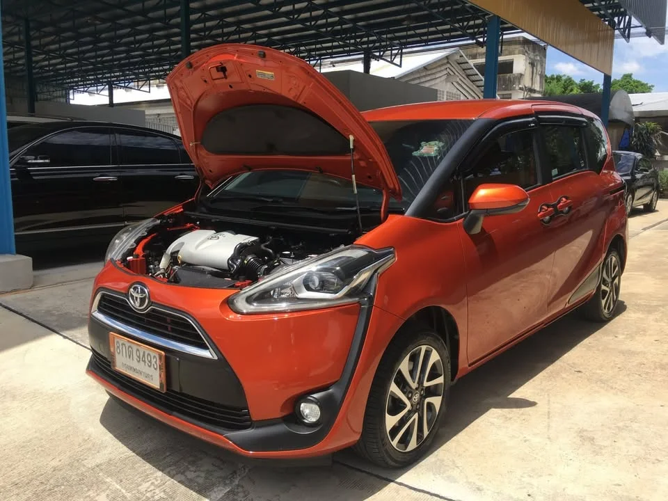 2019 Toyota Sienta II 2