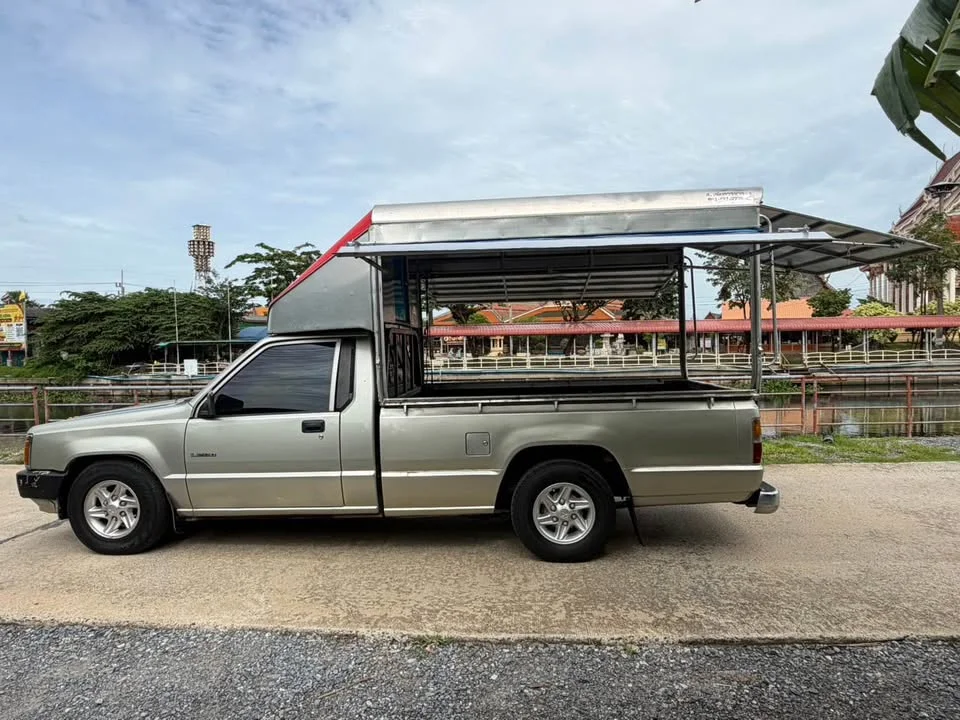 1995 Mitsubishi Triton II 3