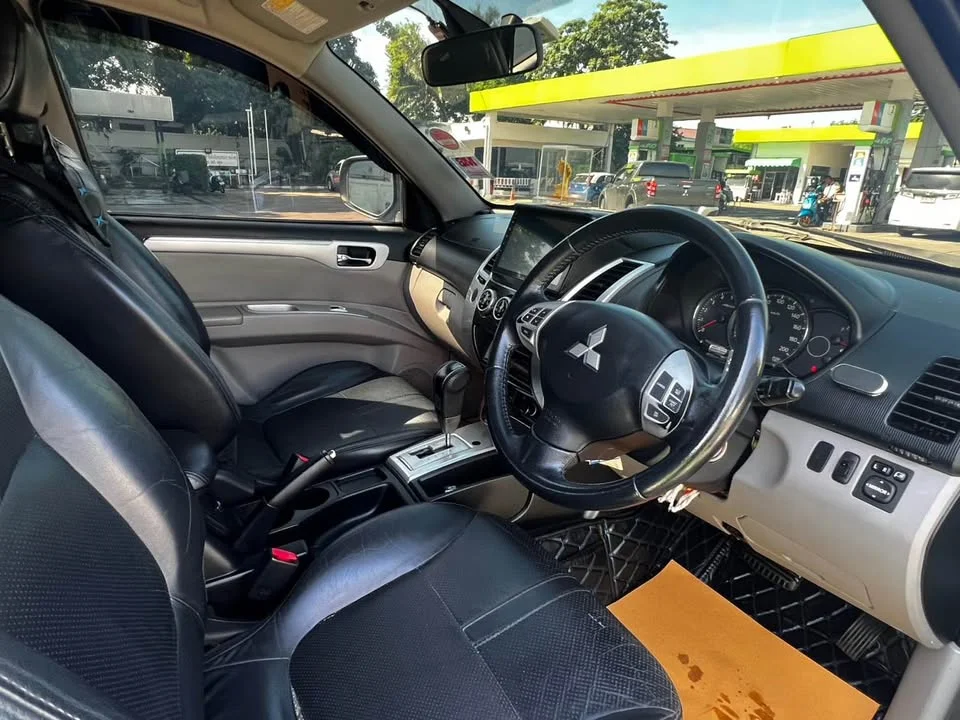 2013 Mitsubishi Pajero Sport II 2