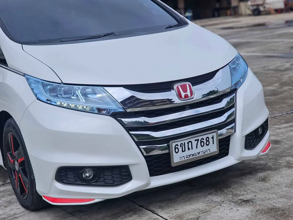 2014 Honda Odyssey V 2