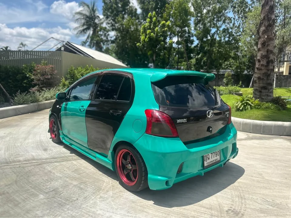 2006 Toyota Yaris II 2