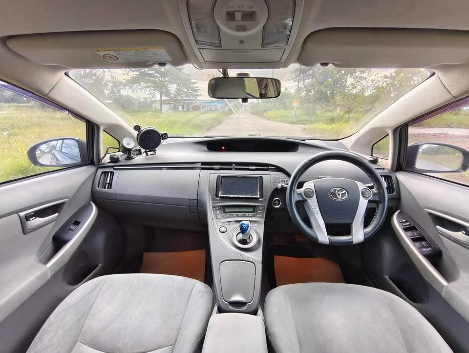 2011 Toyota Prius III 2