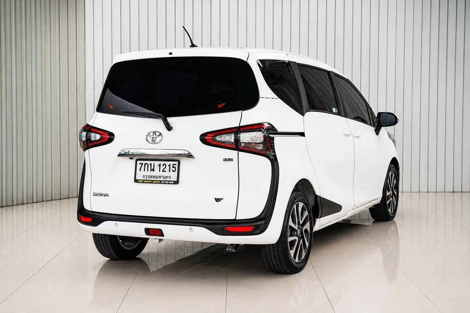2018 Toyota Sienta II 2