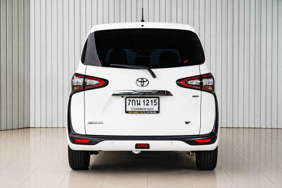 2018 Toyota Sienta II 3
