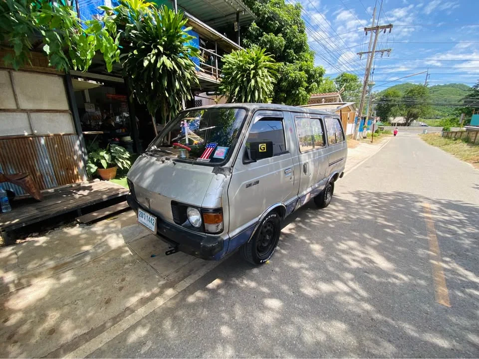 1981 Toyota Commuter III 3