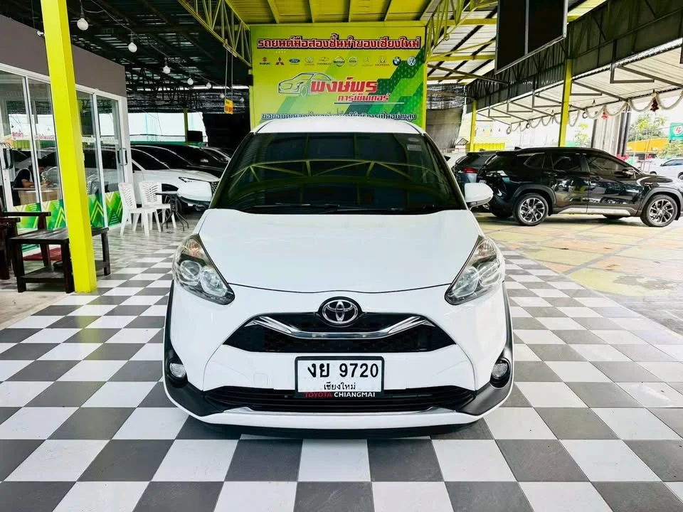 2019 Toyota Sienta II 2