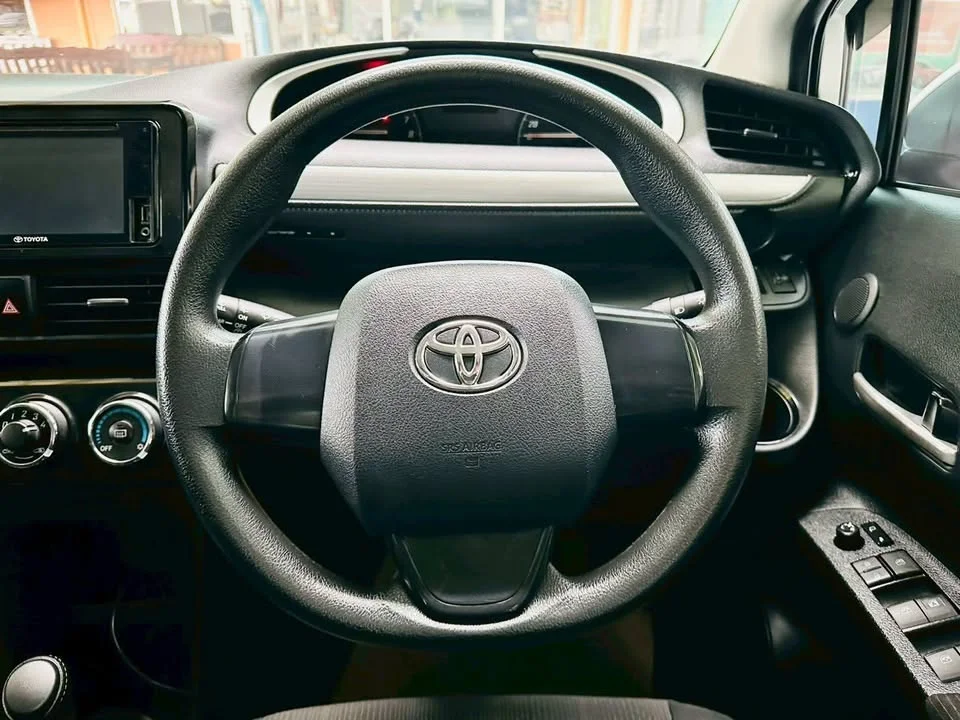 2019 Toyota Sienta II 2