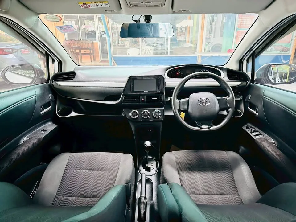 2019 Toyota Sienta II 3