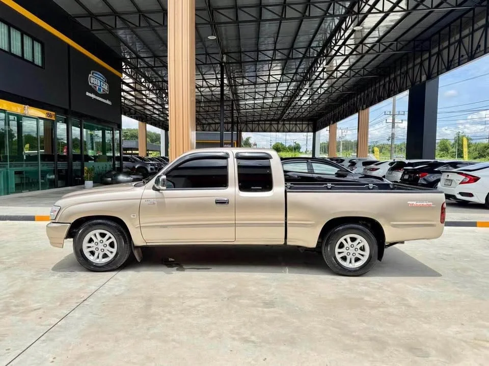2003 Toyota Hilux Tiger VI 3