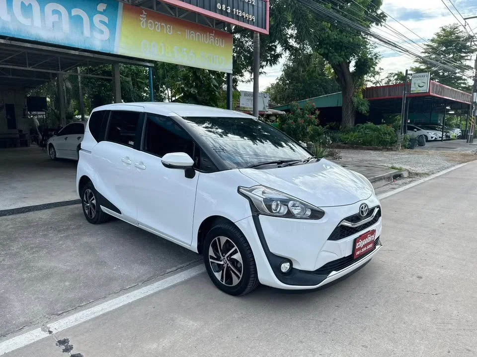 2019 Toyota Sienta II 3