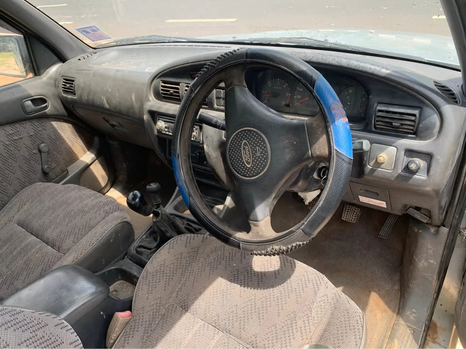 2000 Mazda 2500 Fighter V 3