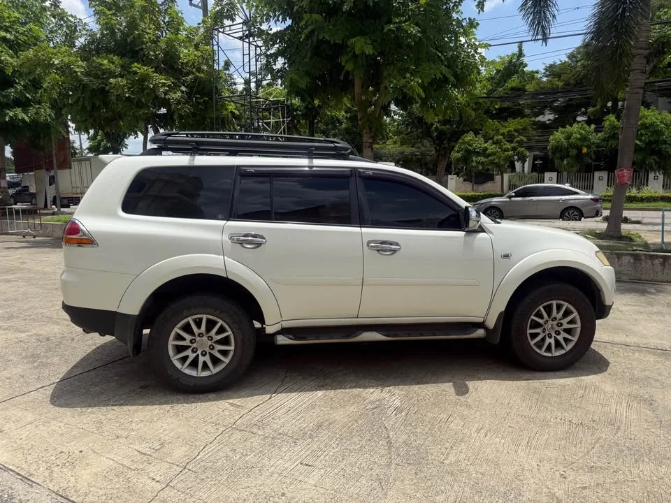 2012 Mitsubishi Pajero Sport II 3