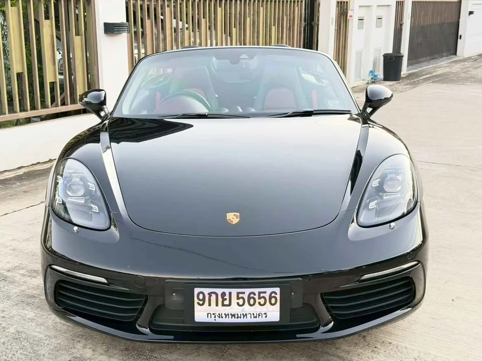 2016 Porsche 718 Boxster and Cayman IV 3