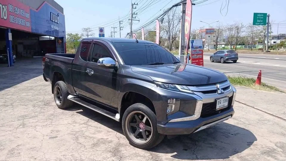 2019 Mitsubishi Triton V 3