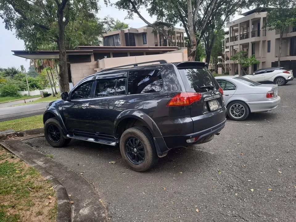 2010 Mitsubishi Pajero Sport II 3