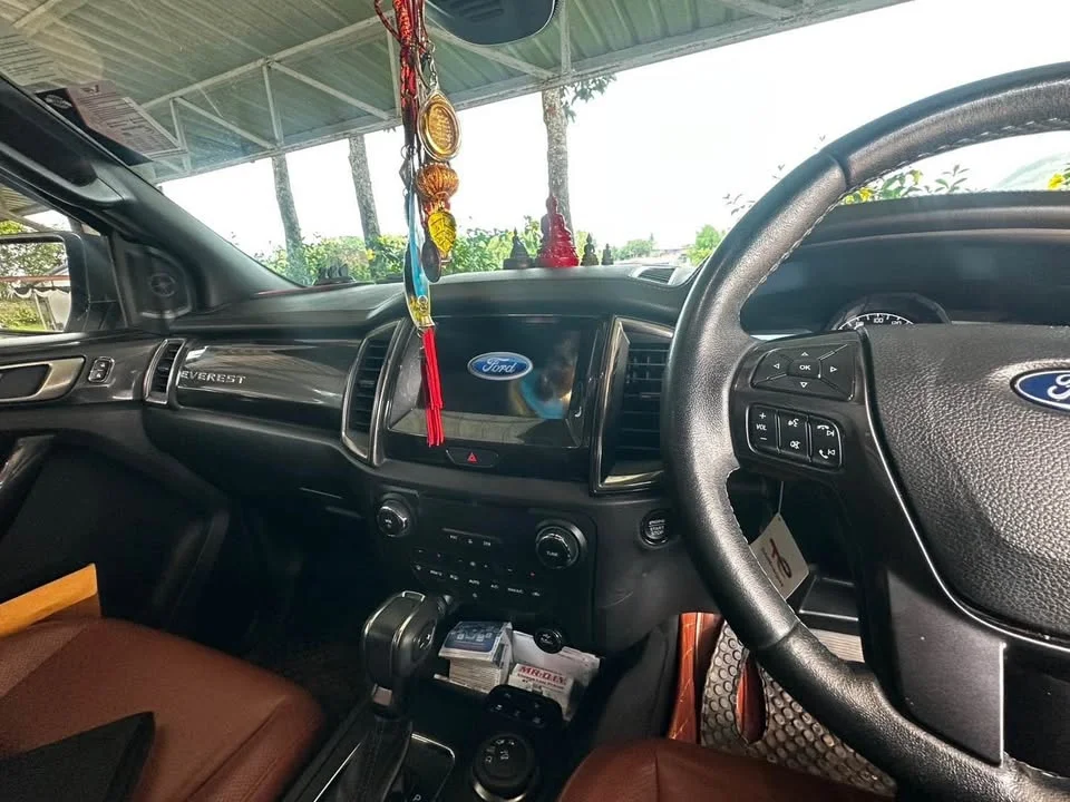 2019 Ford Everest II 2