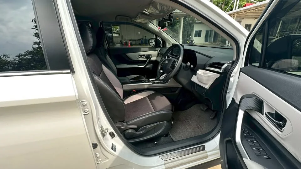 2023 Toyota Veloz III 2