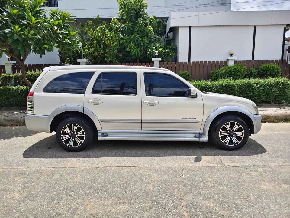 2006 Isuzu MU-7 2