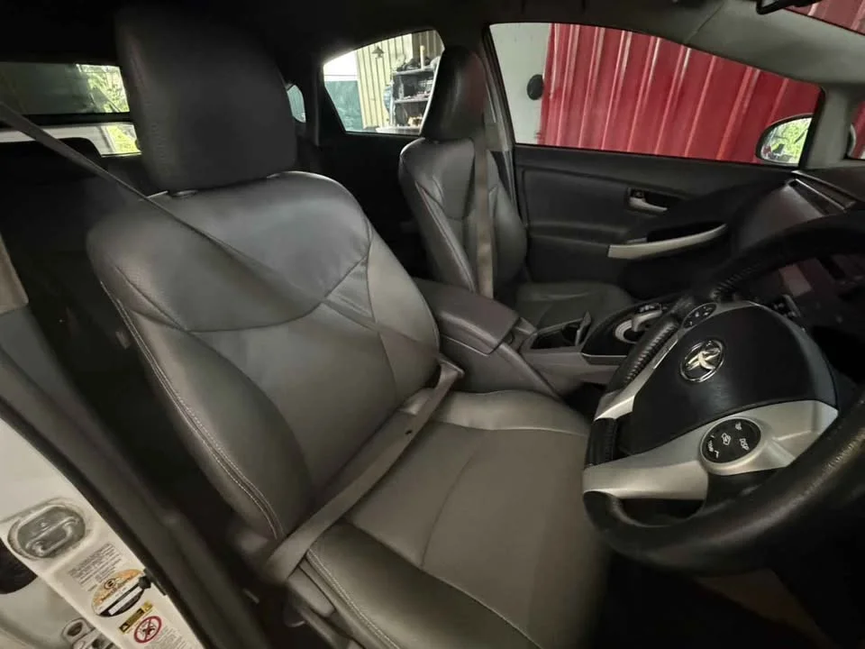 2011 Toyota Prius III 3